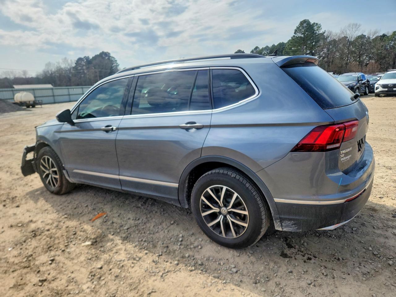 2021 VOLKSWAGEN TIGUAN SE photo 4