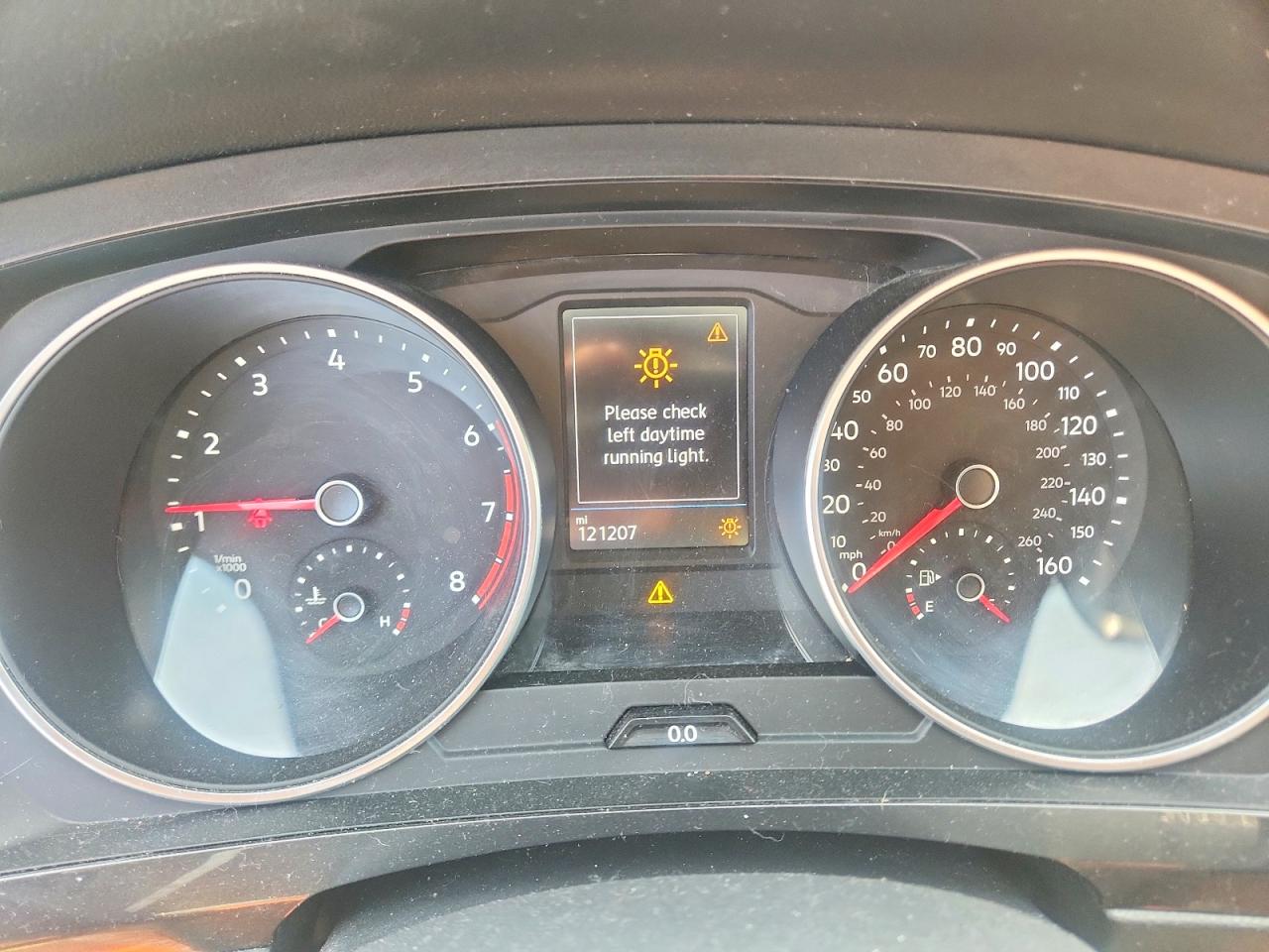 2021 VOLKSWAGEN TIGUAN SE photo 25