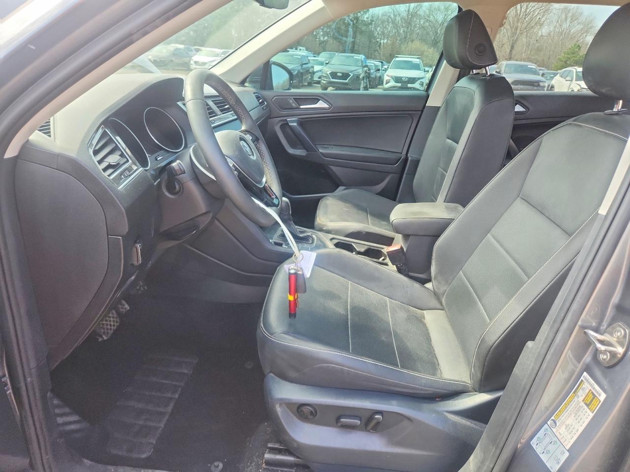2021 VOLKSWAGEN TIGUAN SE photo 19
