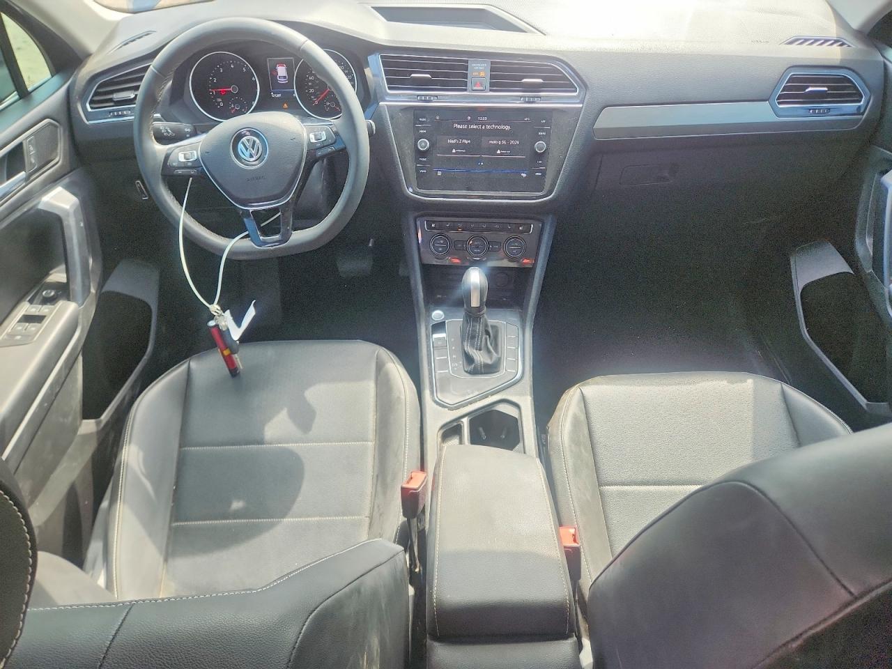 2021 VOLKSWAGEN TIGUAN SE photo 22