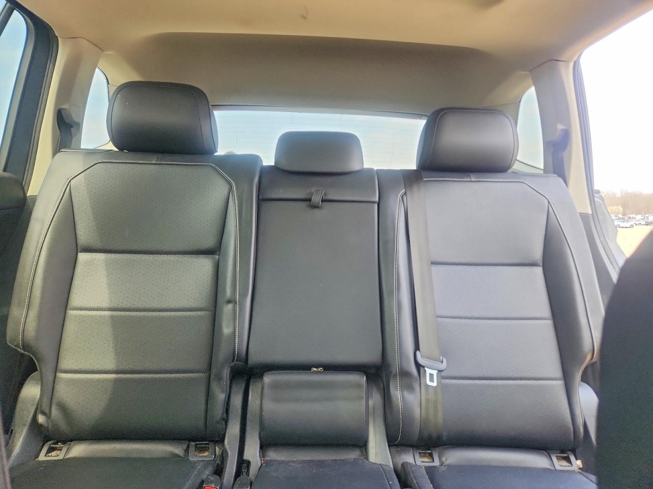 2021 VOLKSWAGEN TIGUAN SE photo 28