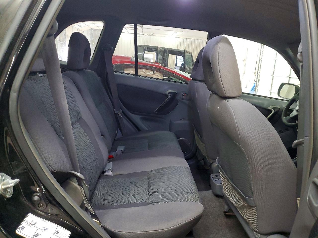 2002 TOYOTA RAV4 BASE photo 11