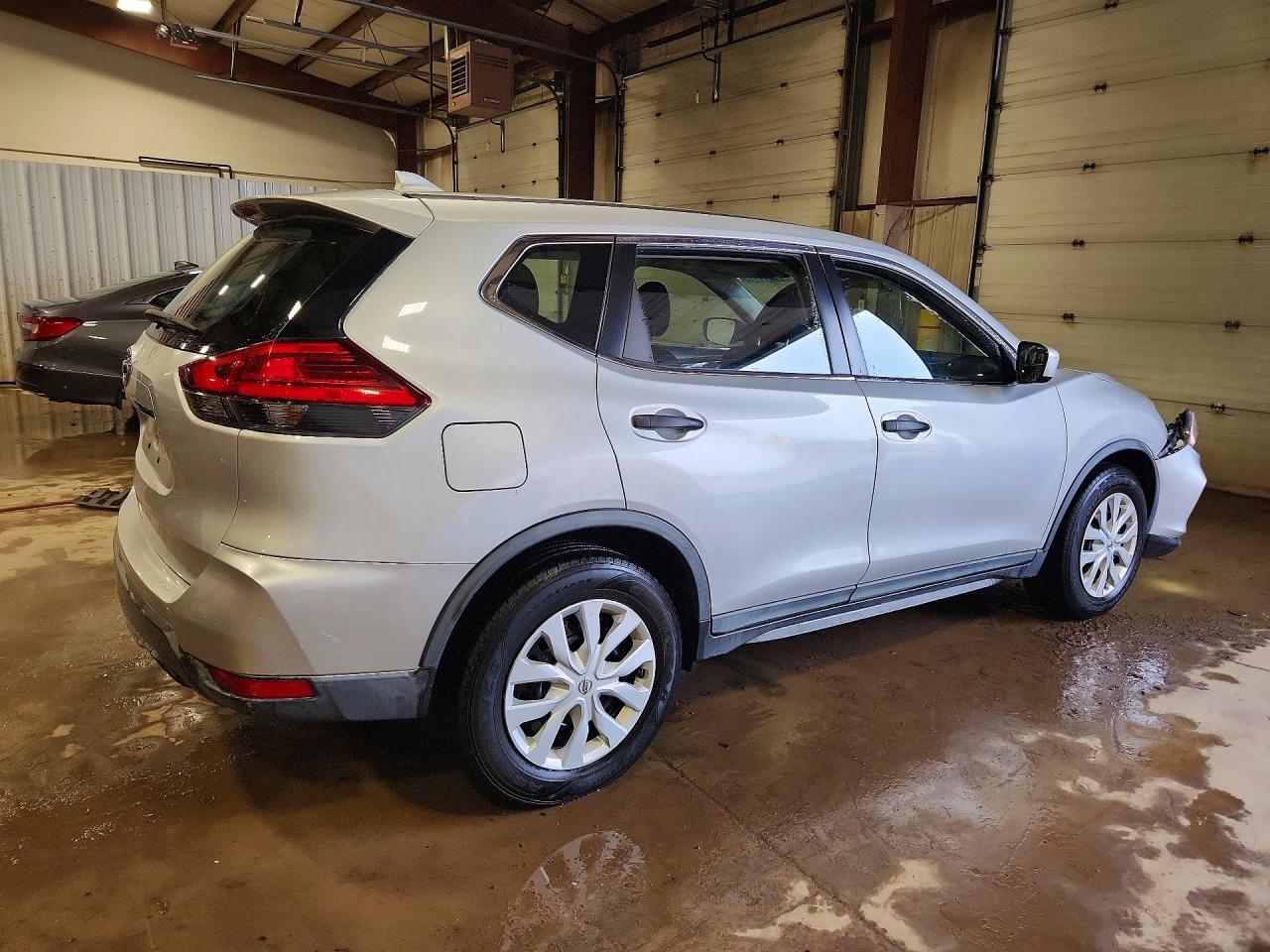 2017 NISSAN ROGUE S photo 5