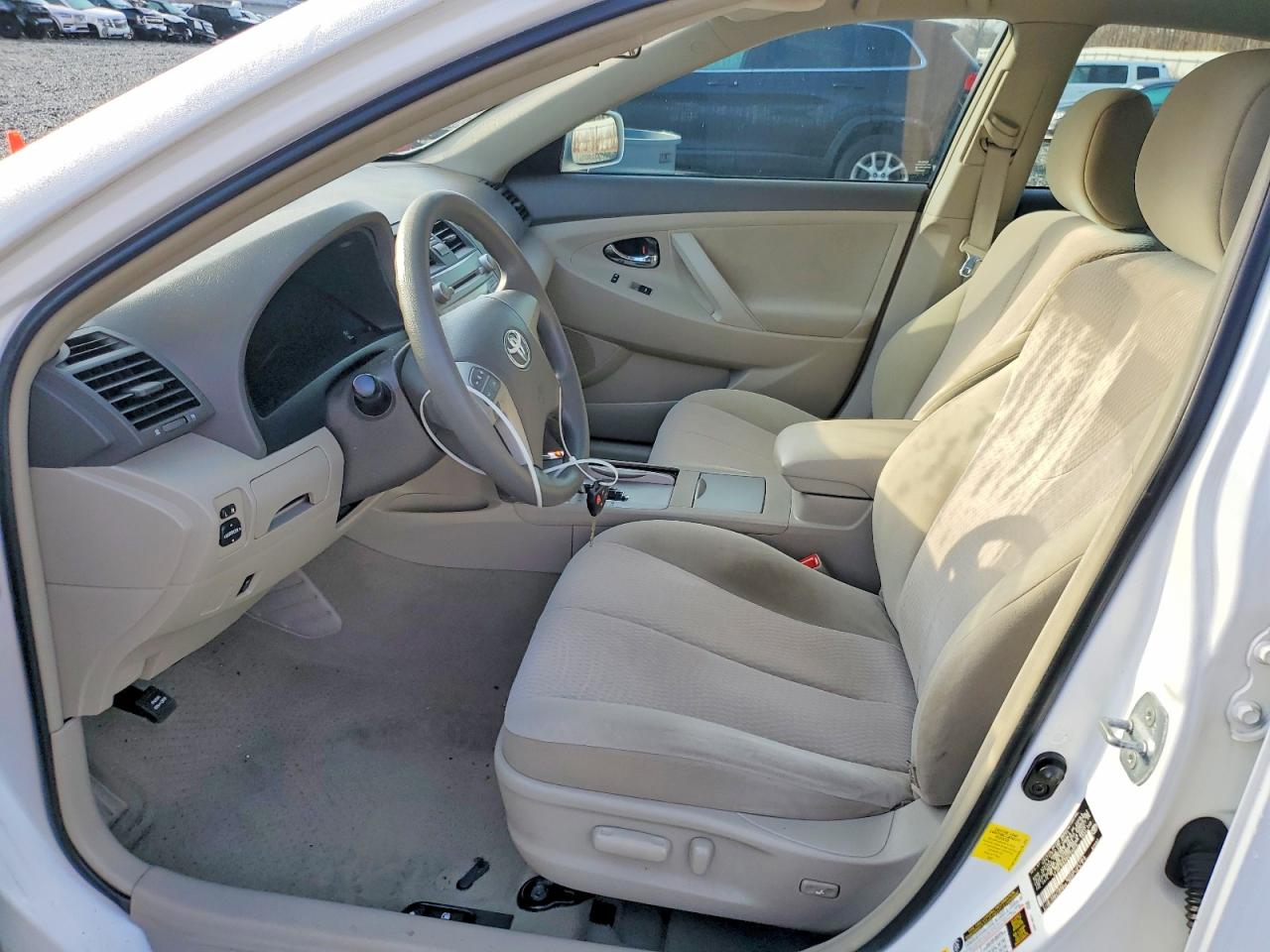 2011 TOYOTA CAMRY LE photo 7