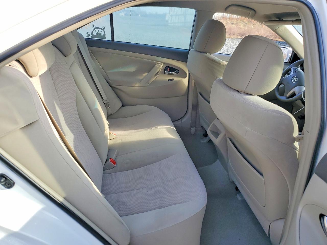 2011 TOYOTA CAMRY LE photo 10