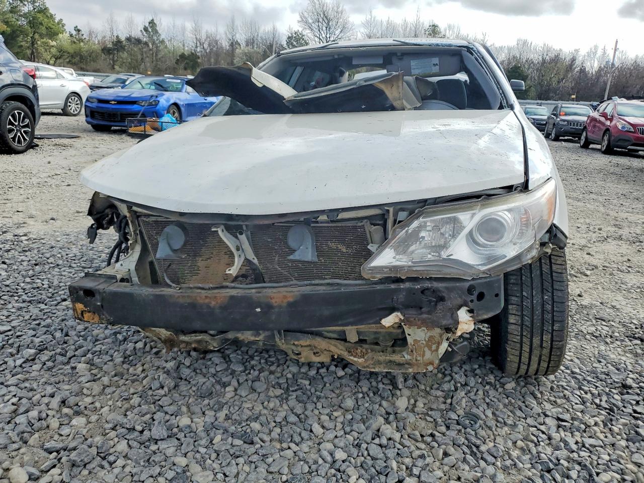 2014 TOYOTA CAMRY LE photo 5