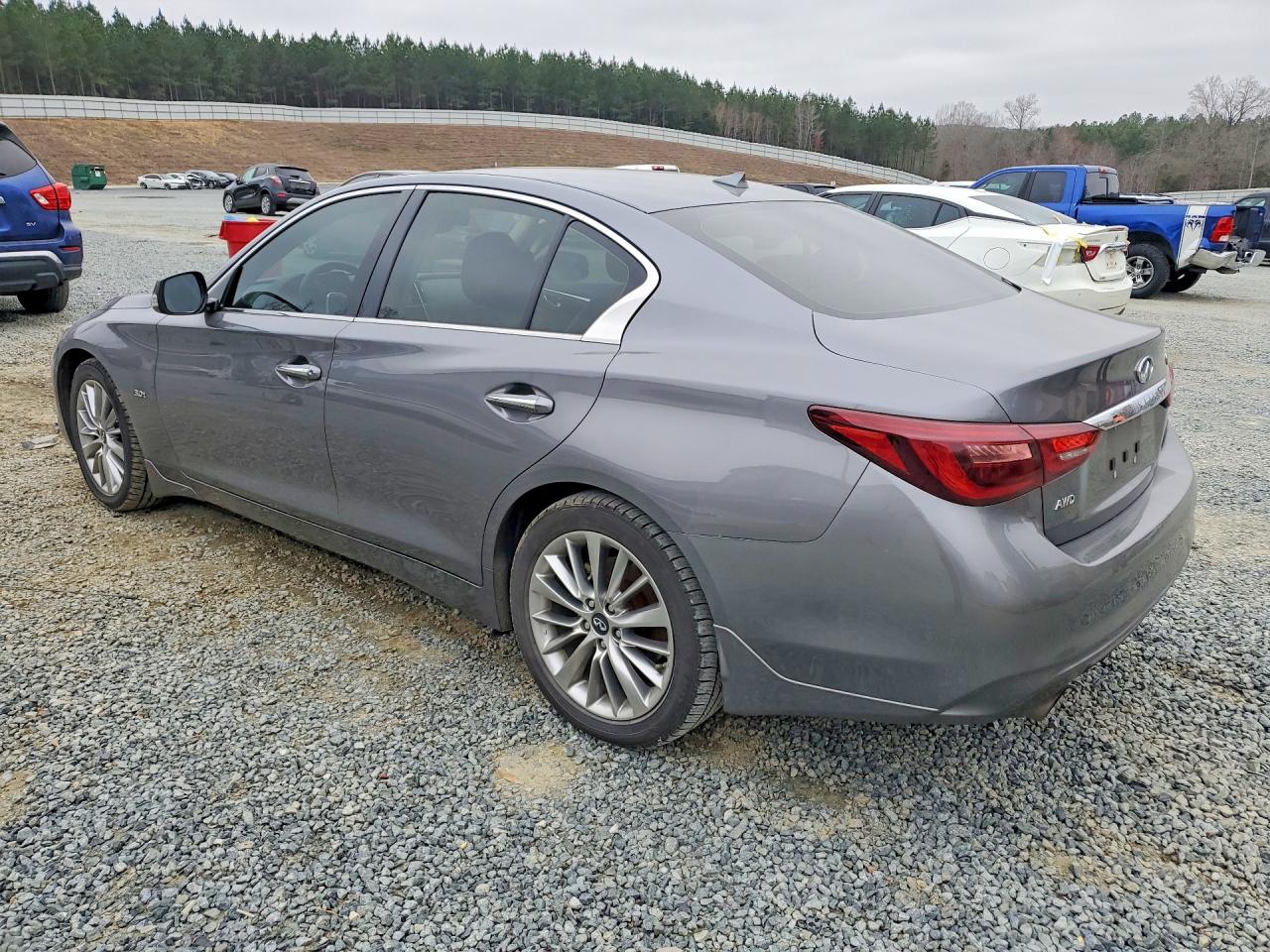 2018 INFINITI Q50 3.0T LUXE photo 3