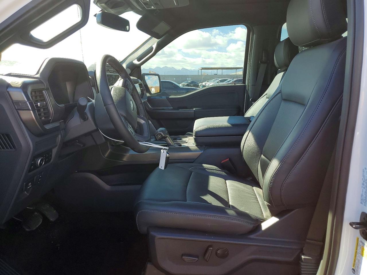 2025 FORD F150 LARIAT photo 13