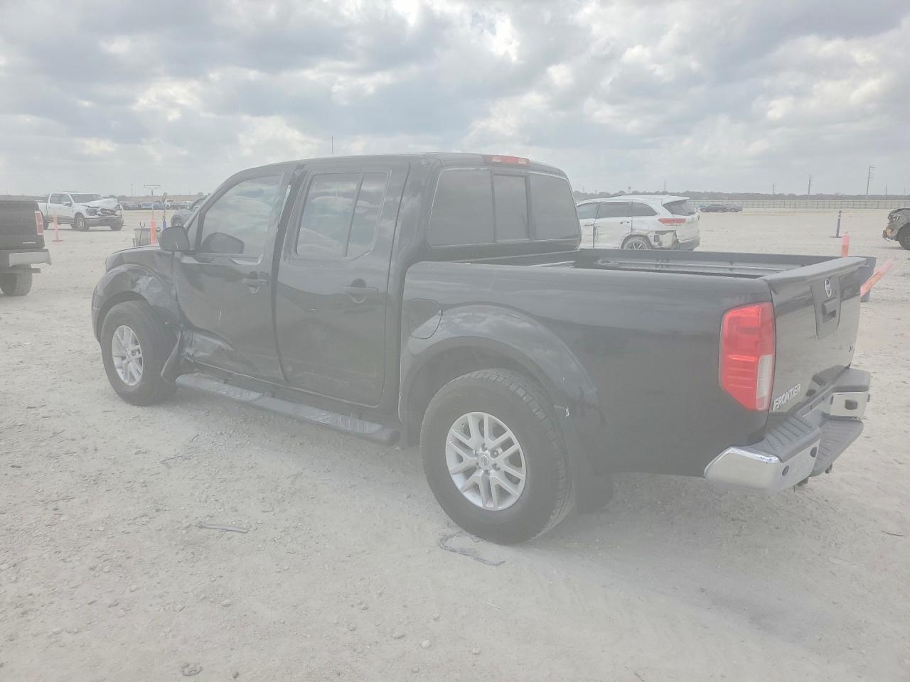 2019 NISSAN FRONTIER SV photo 3