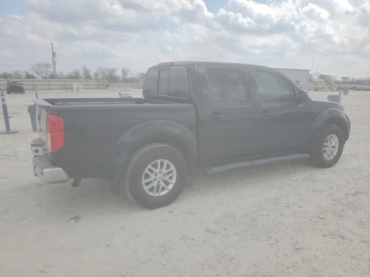 2019 NISSAN FRONTIER SV photo 5