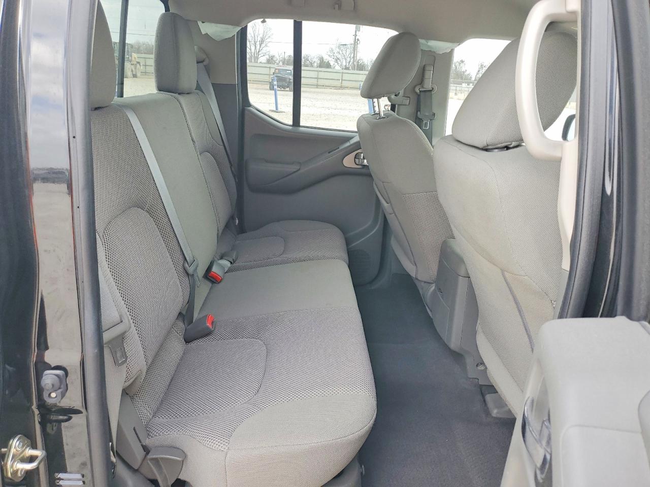 2019 NISSAN FRONTIER SV photo 19