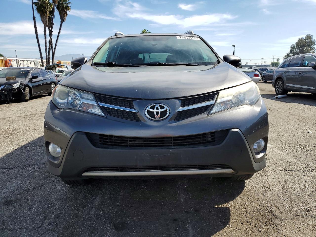 2014 TOYOTA RAV4 XLE photo 5
