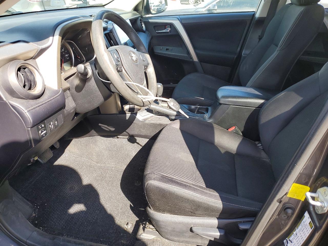 2014 TOYOTA RAV4 XLE photo 7
