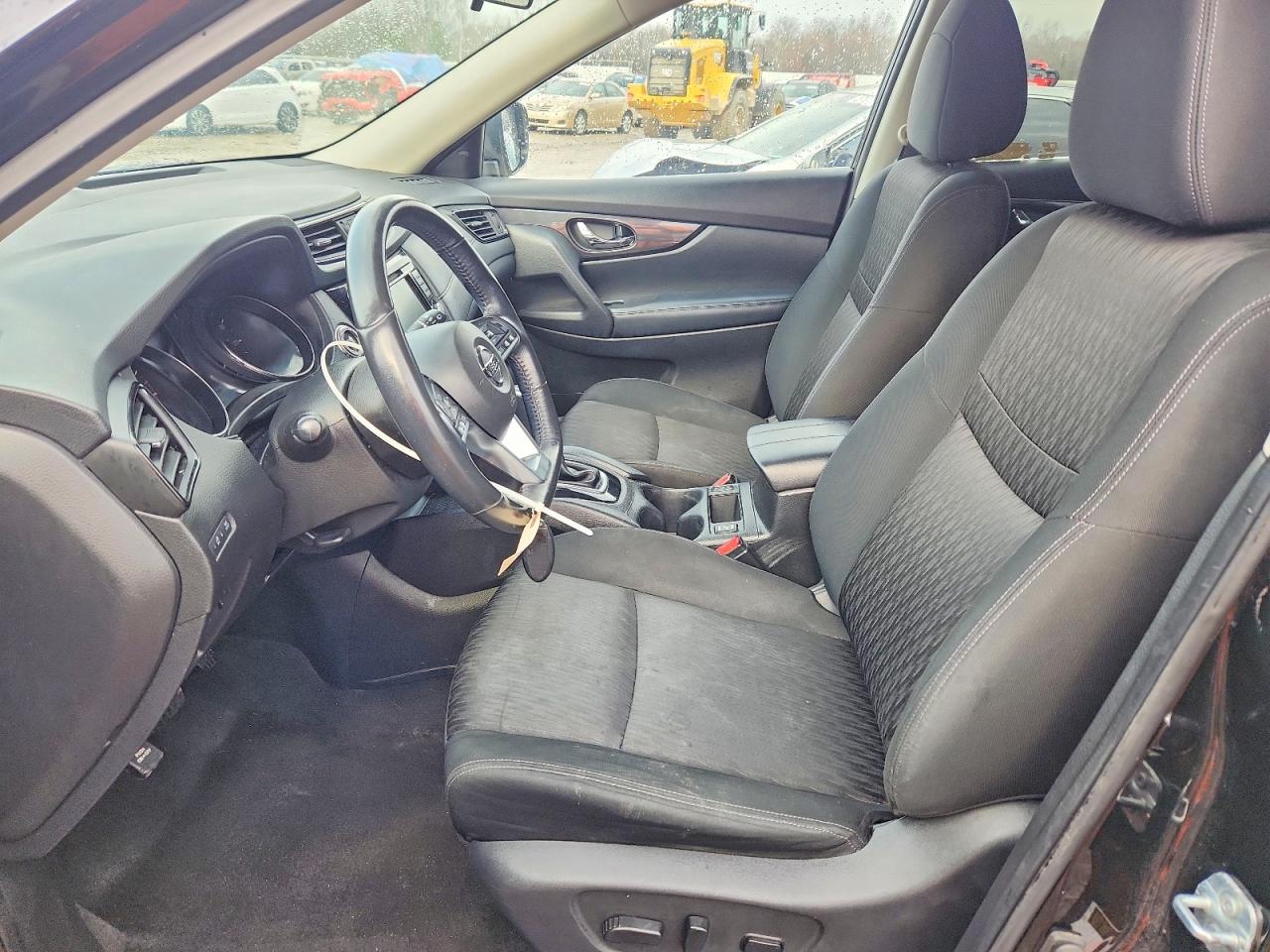 2018 NISSAN ROGUE SV photo 13