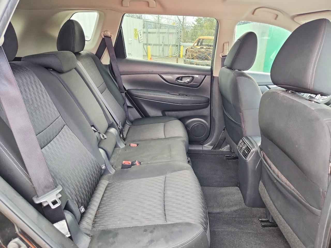 2018 NISSAN ROGUE SV photo 21