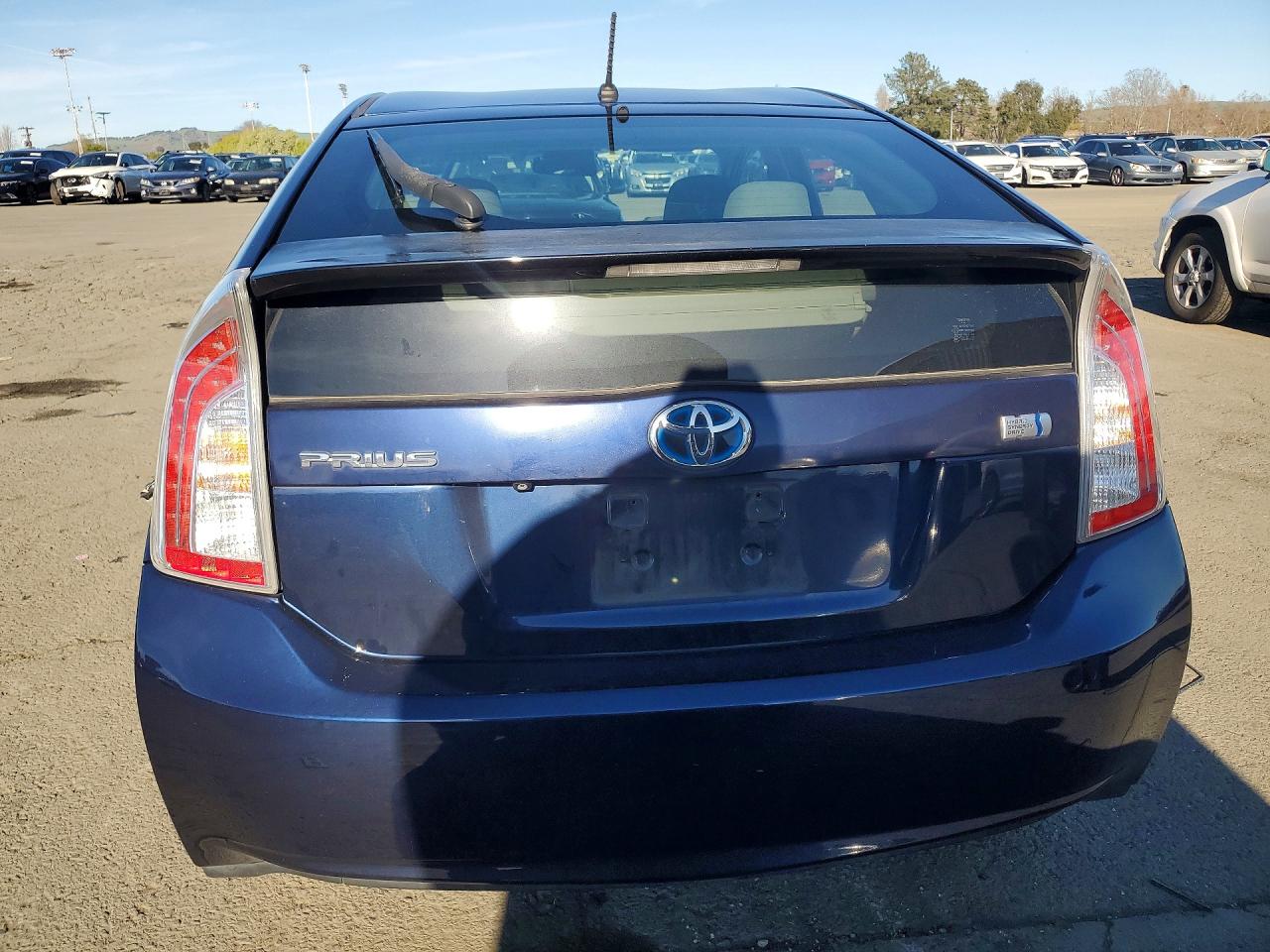 2015 TOYOTA PRIUS TWO photo 6