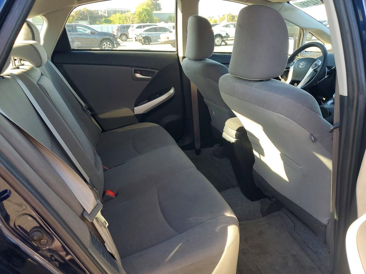 2015 TOYOTA PRIUS TWO photo 10