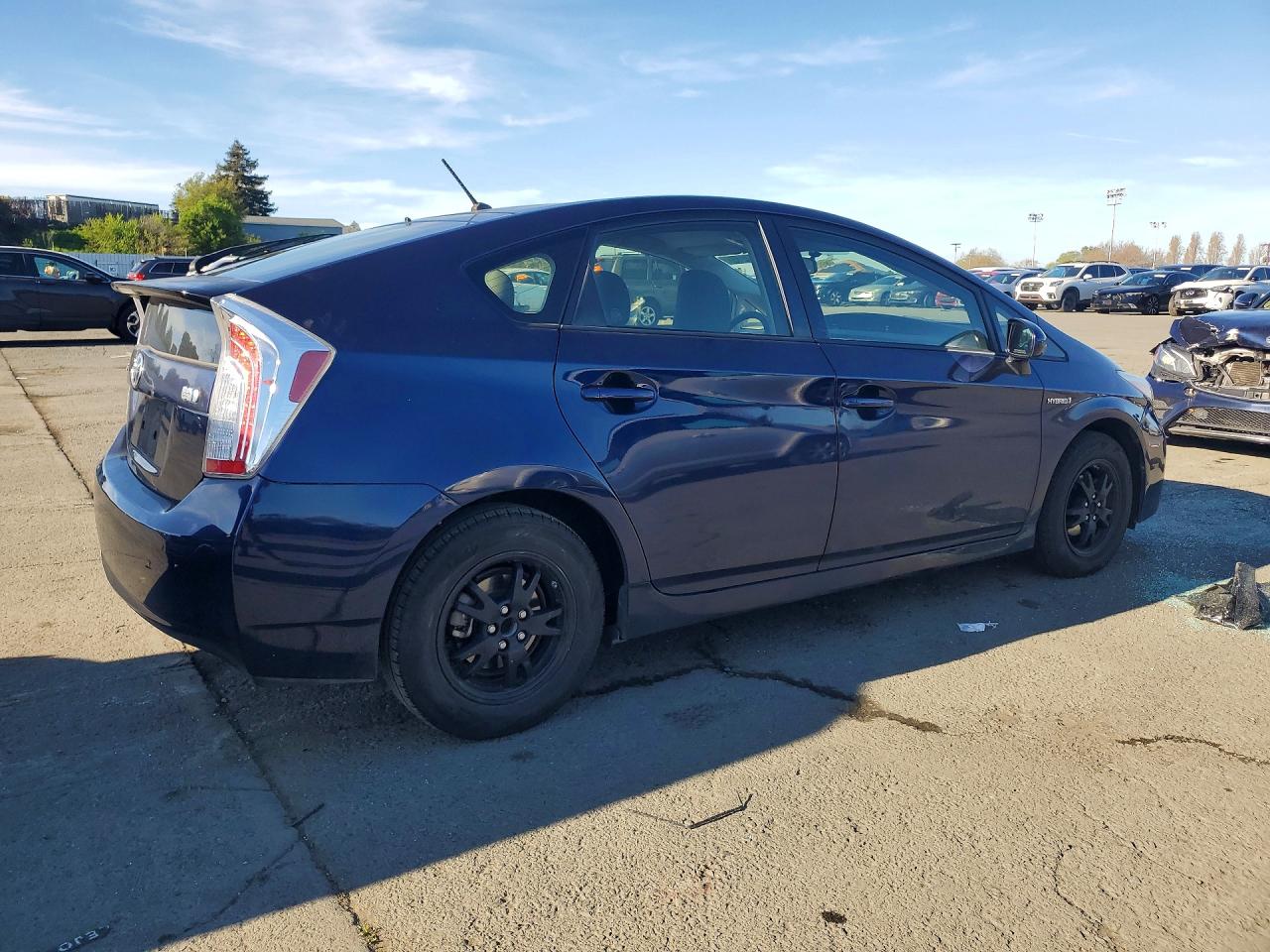 2015 TOYOTA PRIUS TWO photo 3