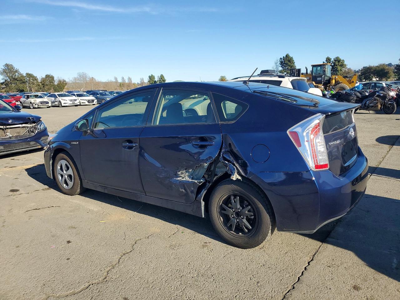 2015 TOYOTA PRIUS TWO photo 2