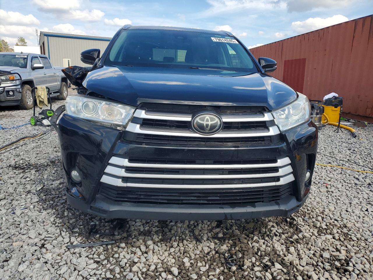 2017 TOYOTA HIGHLANDER XLE photo 13