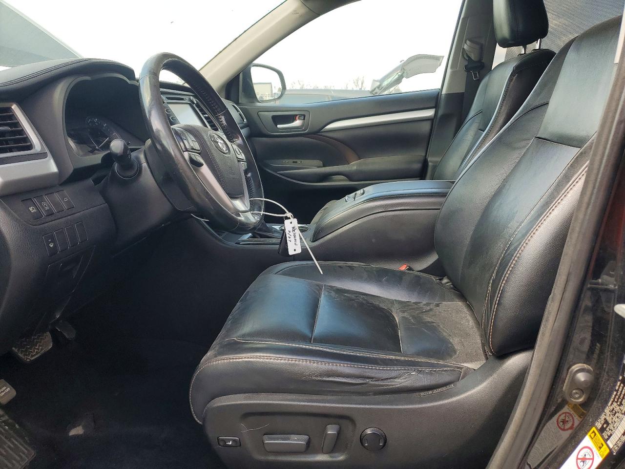 2017 TOYOTA HIGHLANDER XLE photo 19