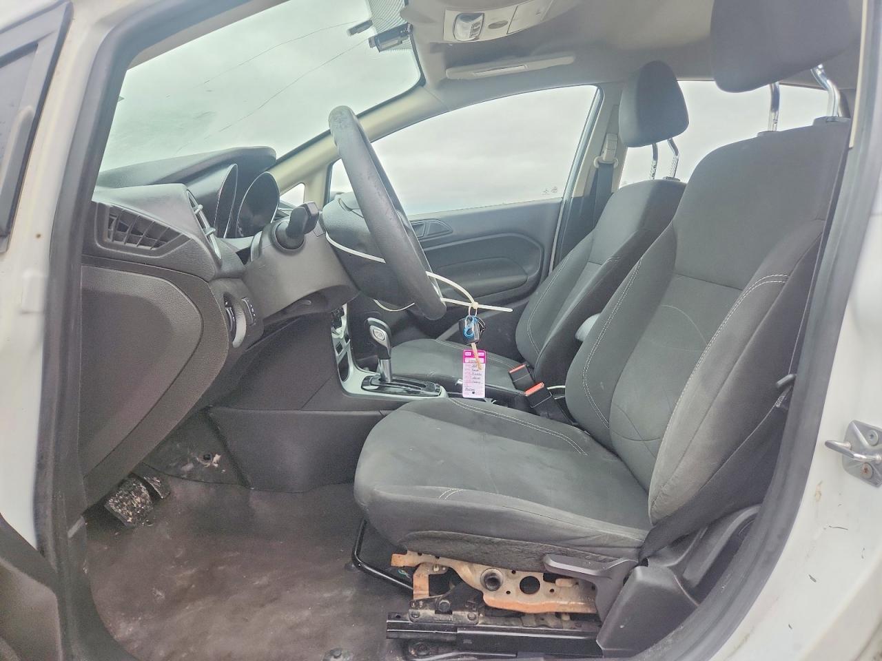2019 FORD FIESTA SE photo 19