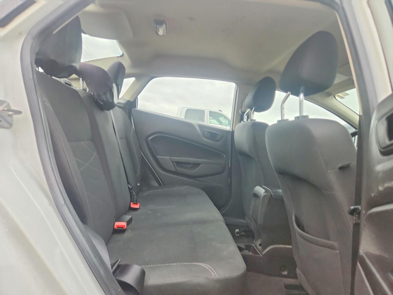 2019 FORD FIESTA SE photo 28