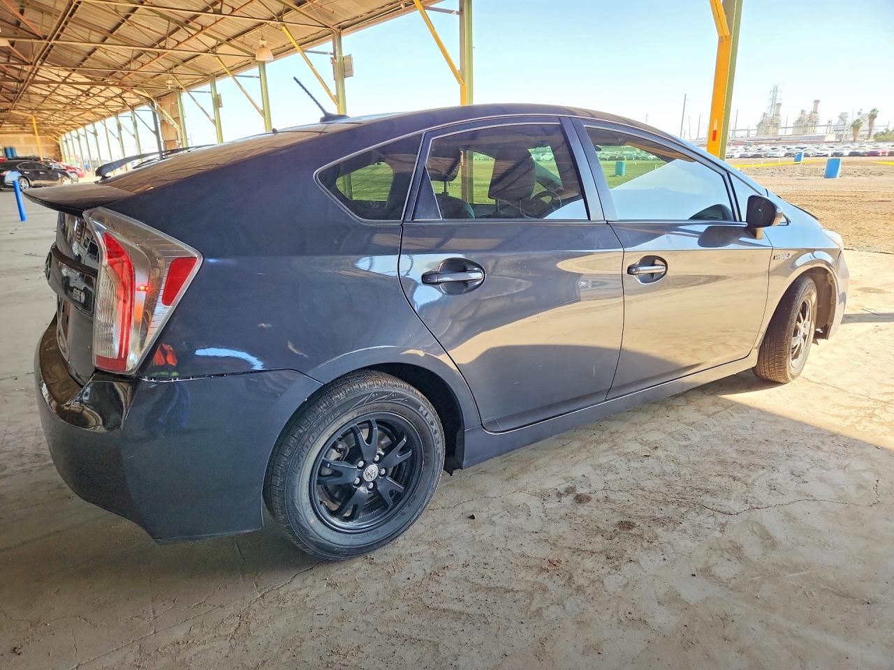 2014 TOYOTA PRIUS FOUR photo 3