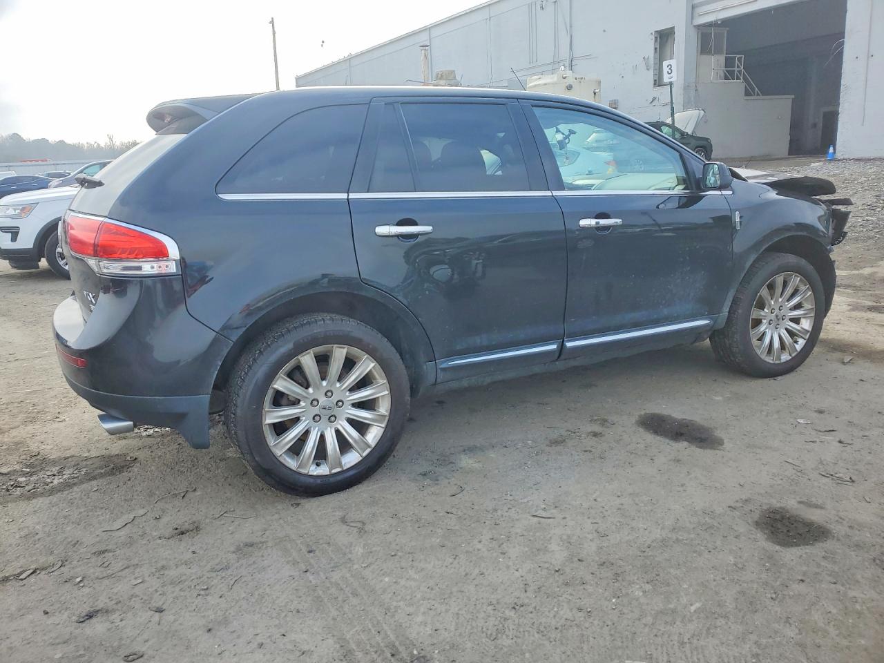 2013 LINCOLN TOWNHOUSE MKX photo 3