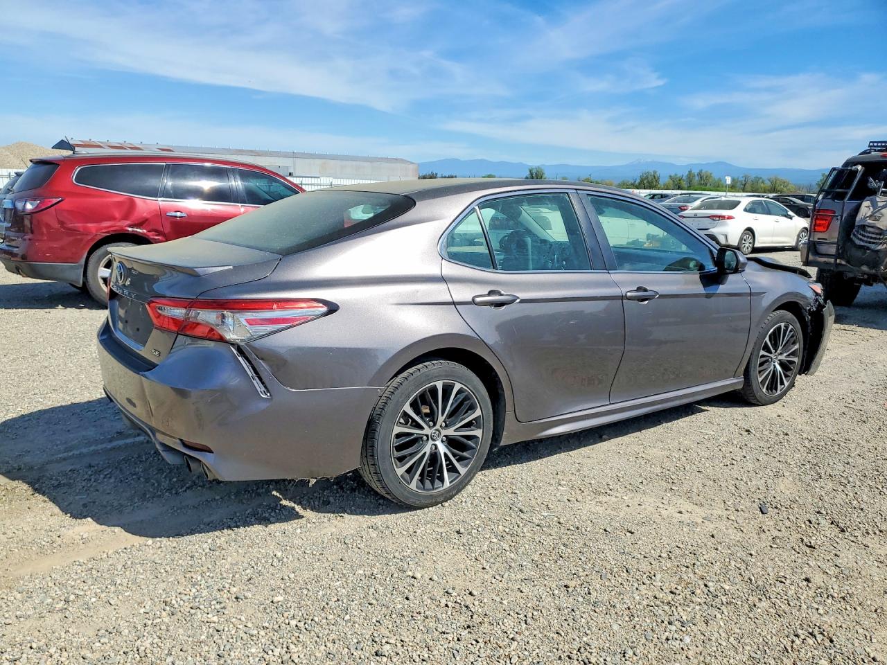 2018 TOYOTA CAMRY SE photo 7