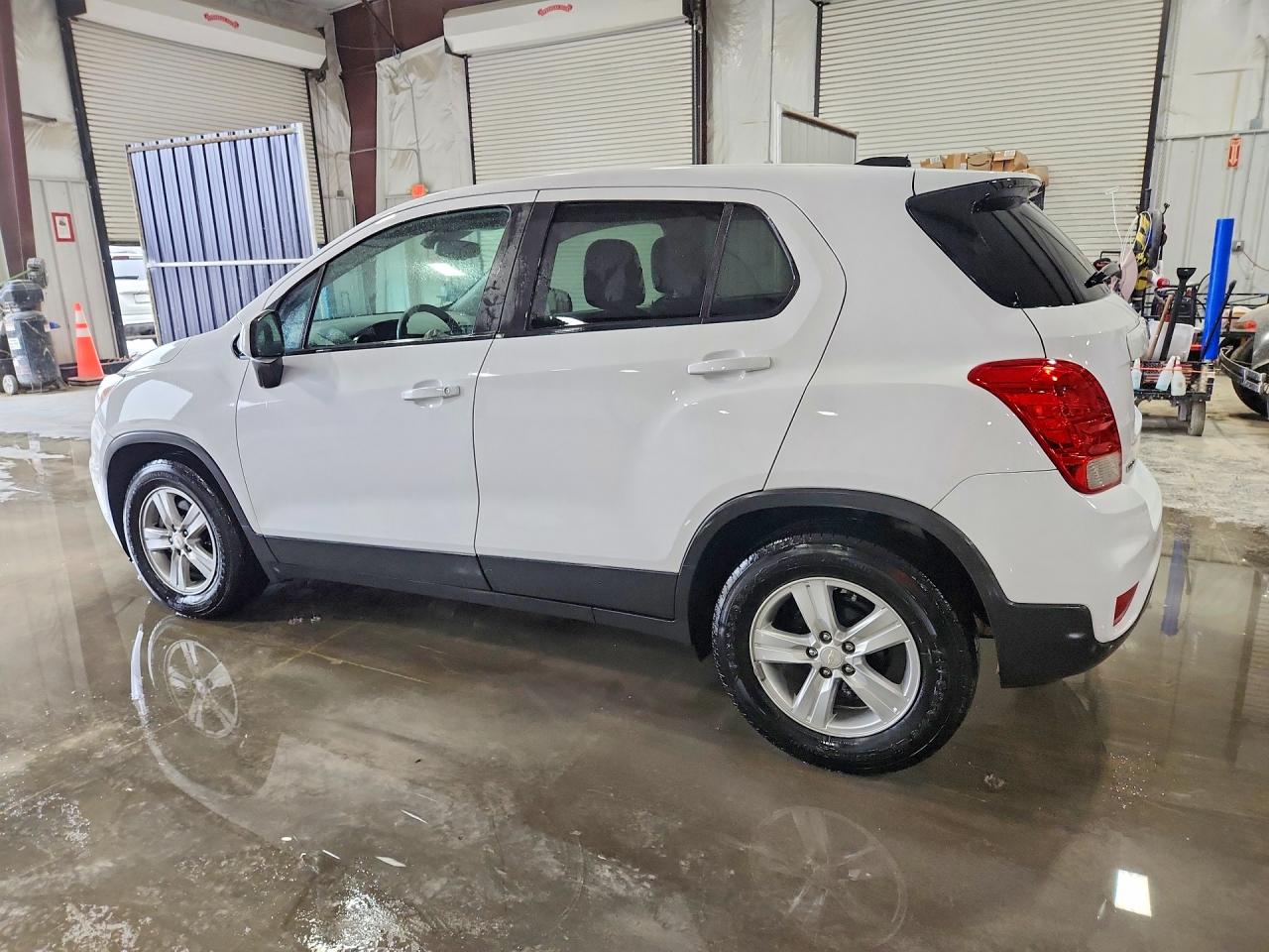 2020 CHEVROLET TRAX LS photo 3