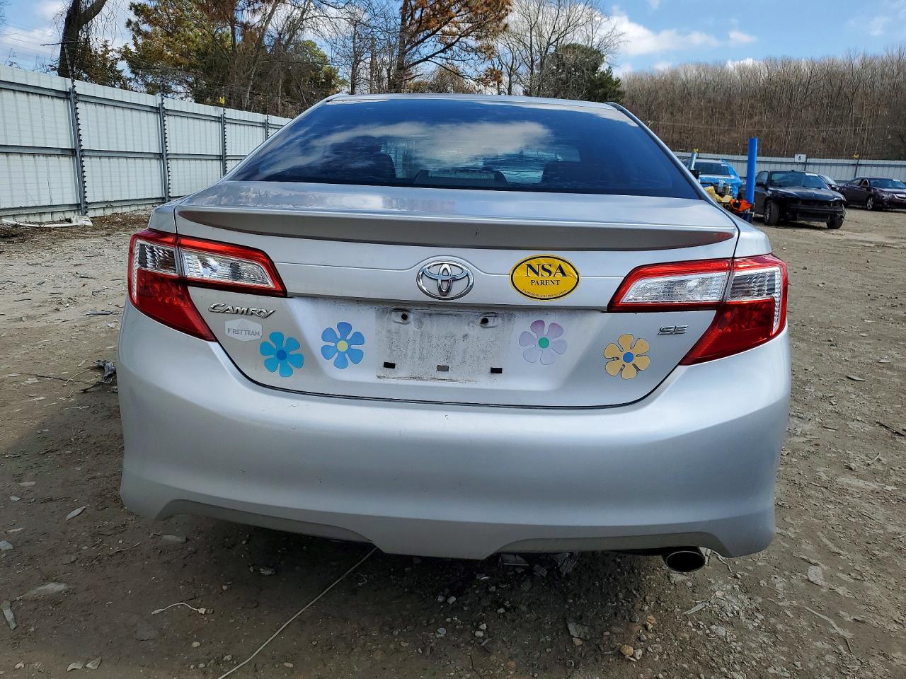 2012 TOYOTA CAMRY SE photo 6