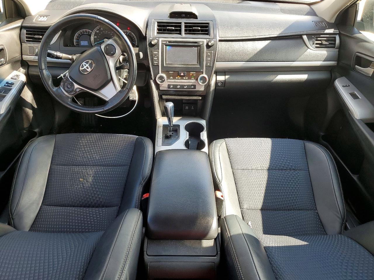 2012 TOYOTA CAMRY SE photo 8