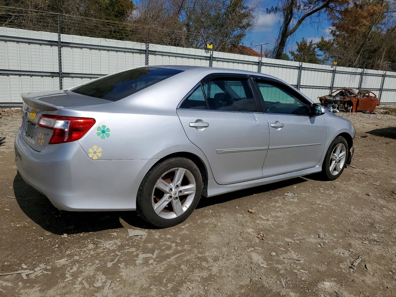 2012 TOYOTA CAMRY SE photo 3