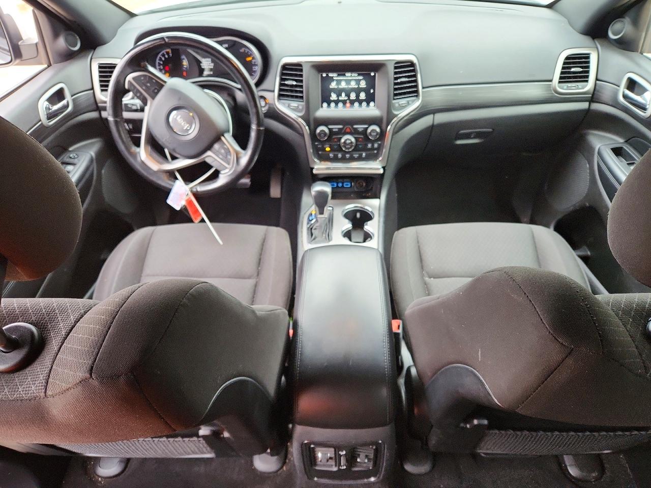 2020 JEEP GRAND CHEROKEE LAREDO photo 8