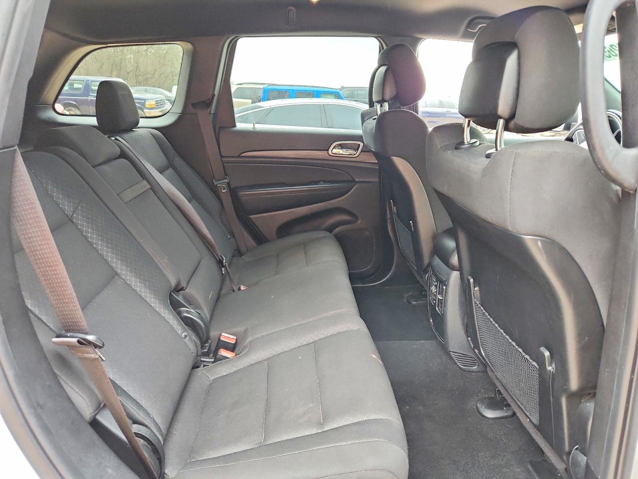 2020 JEEP GRAND CHEROKEE LAREDO photo 11