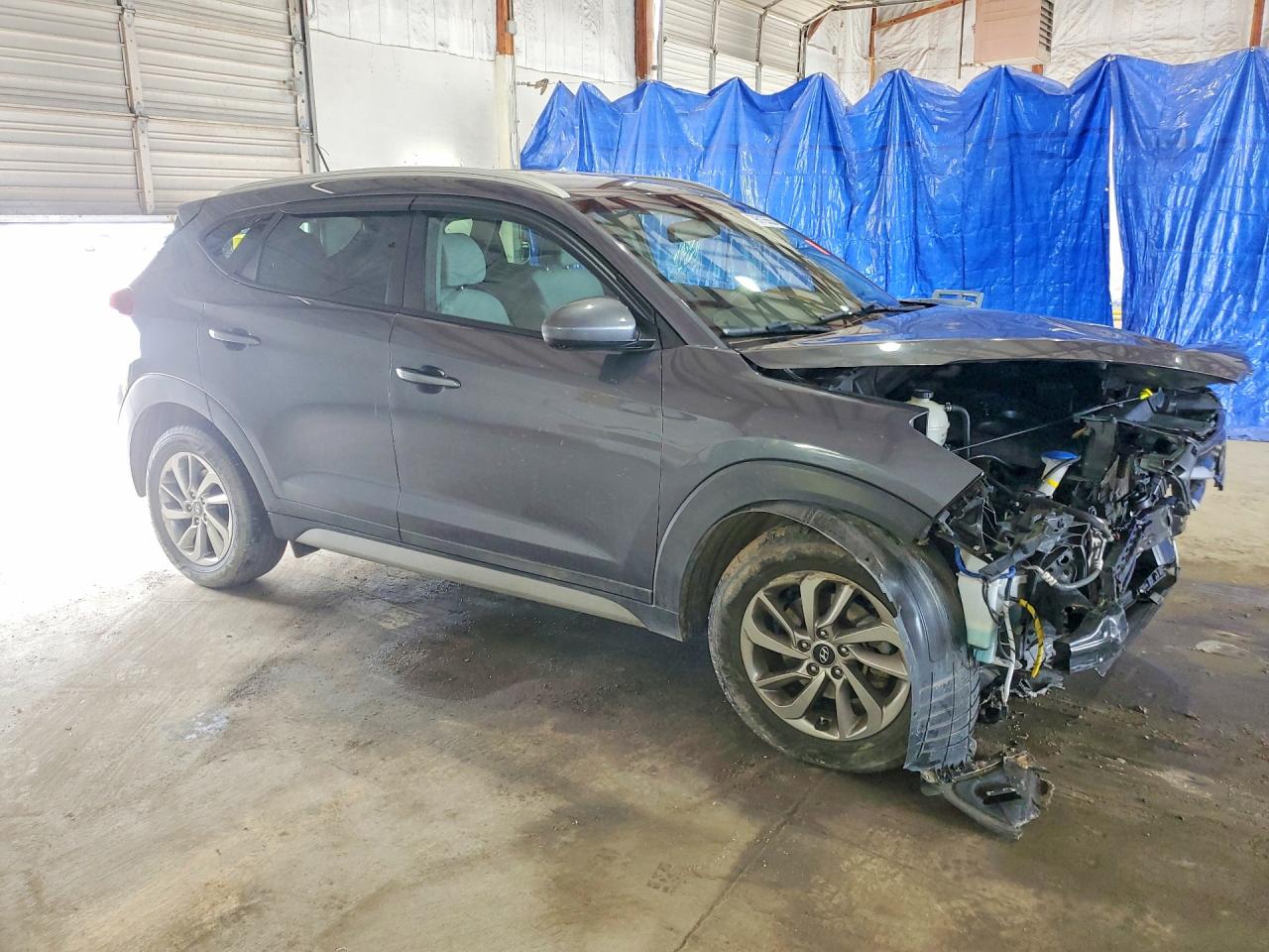 2017 HYUNDAI TUCSON SE photo 4