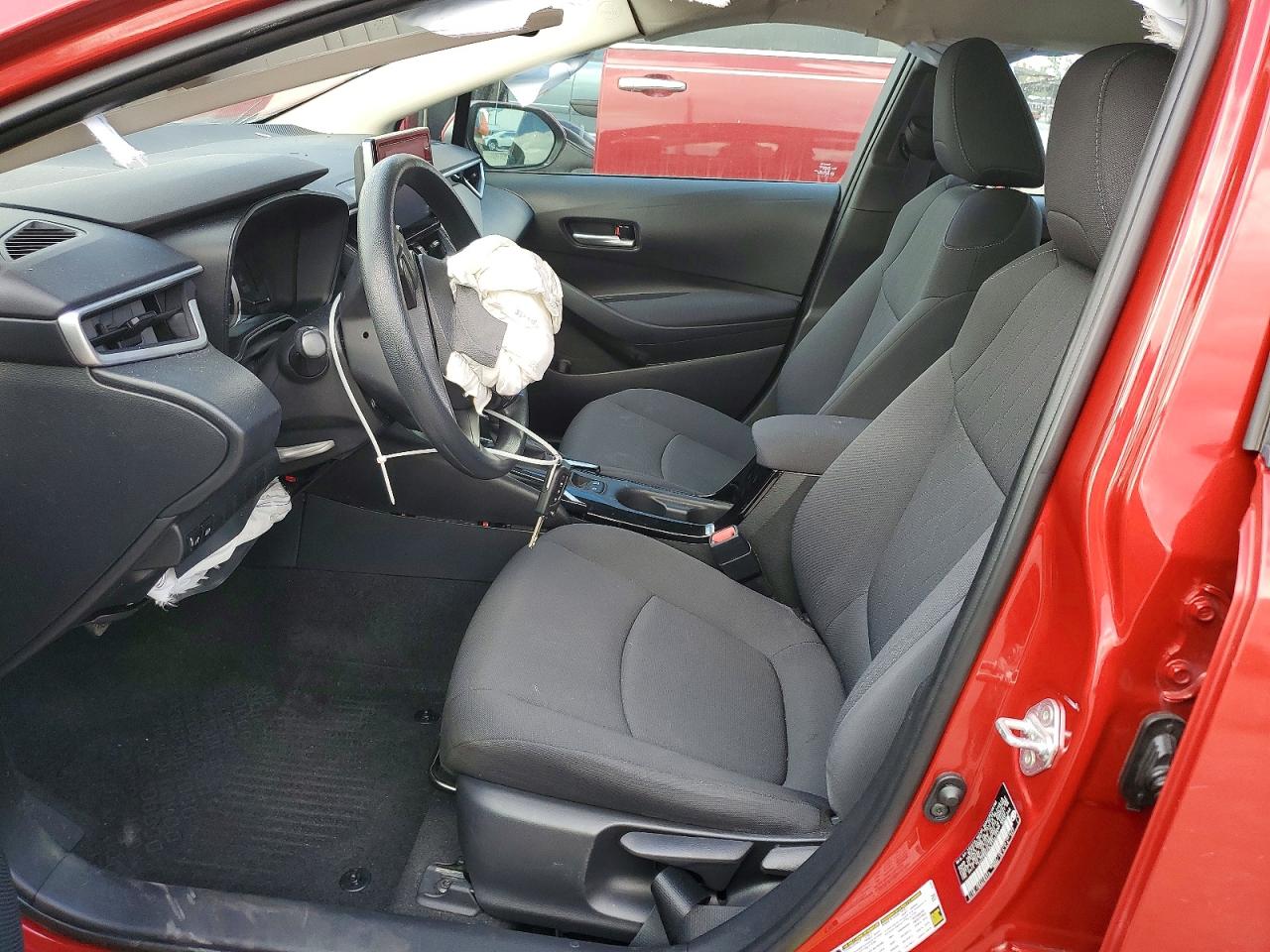 2020 TOYOTA COROLLA LE photo 13