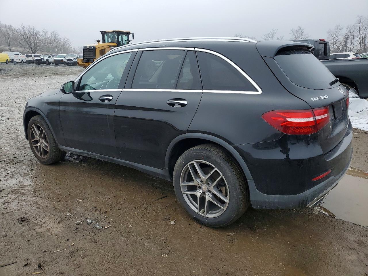 2016 MERCEDES-BENZ GLC 300 4MATIC photo 4