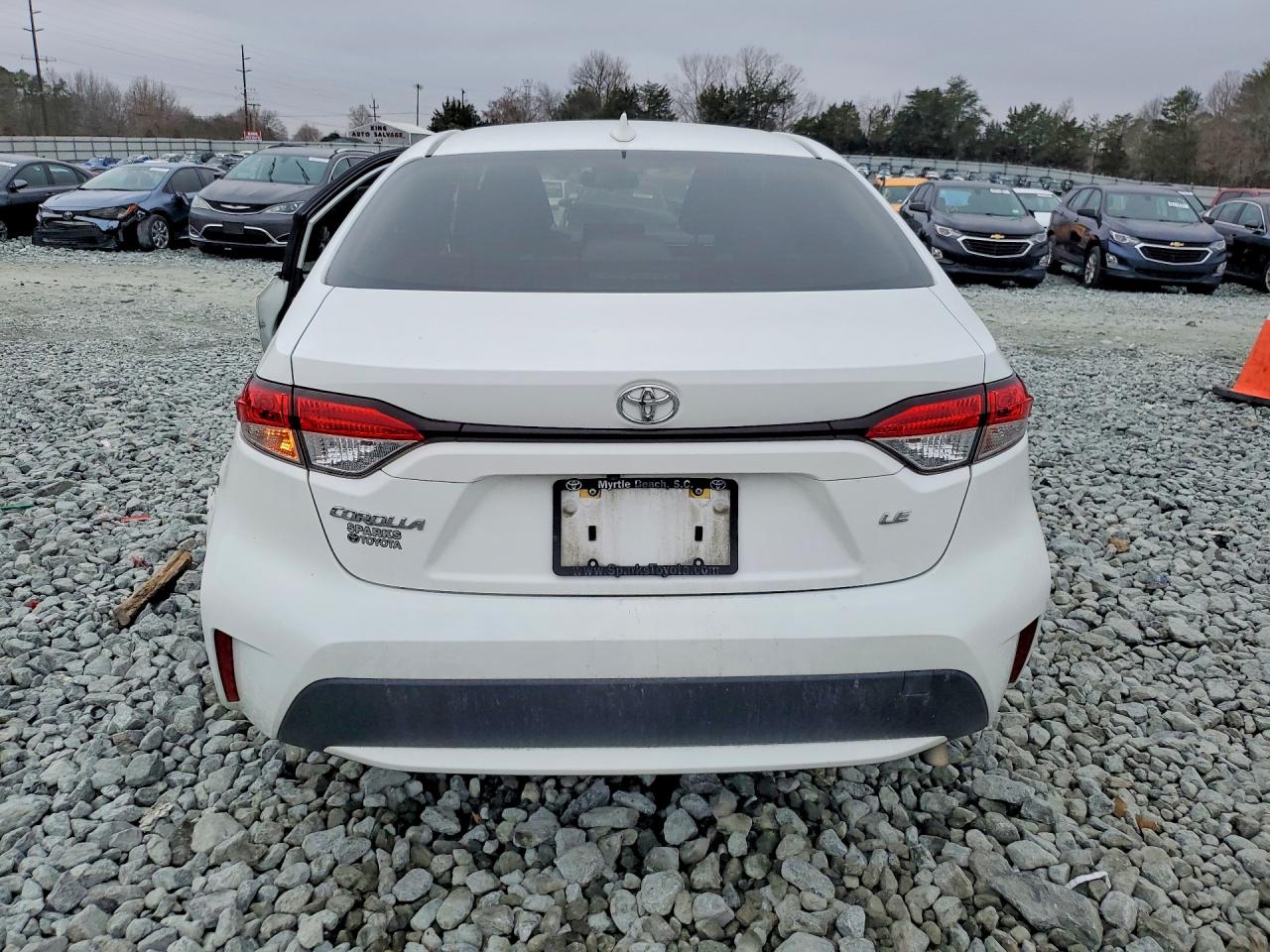 2021 TOYOTA COROLLA LE photo 11