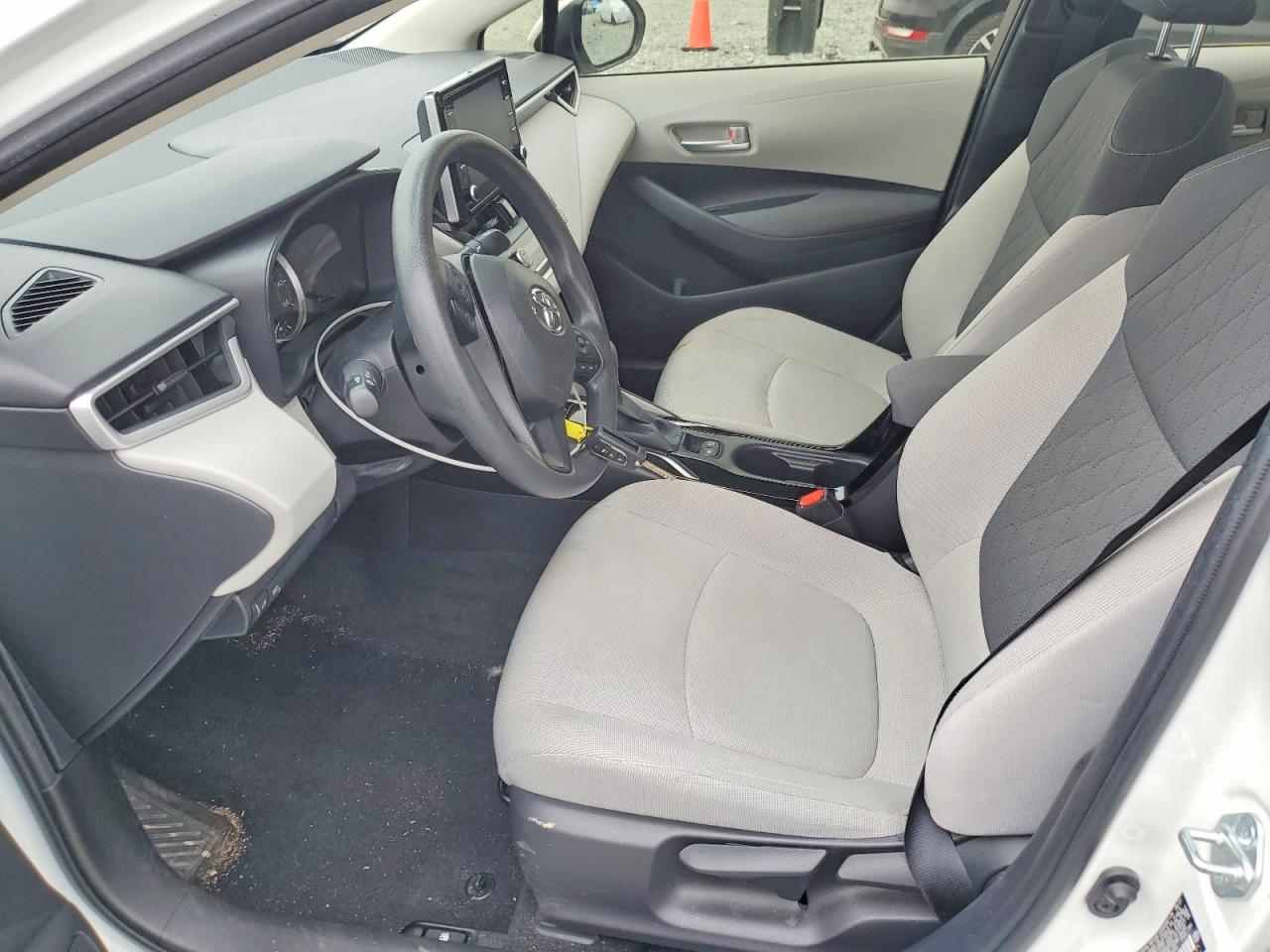 2021 TOYOTA COROLLA LE photo 13