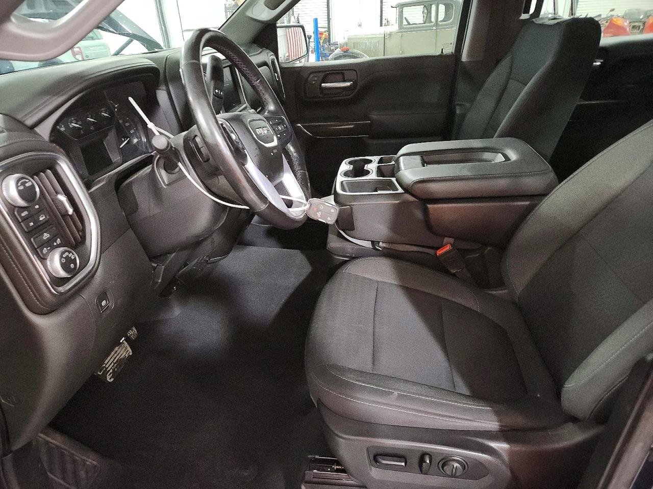 2020 GMC SIERRA K1500 SLE photo 13