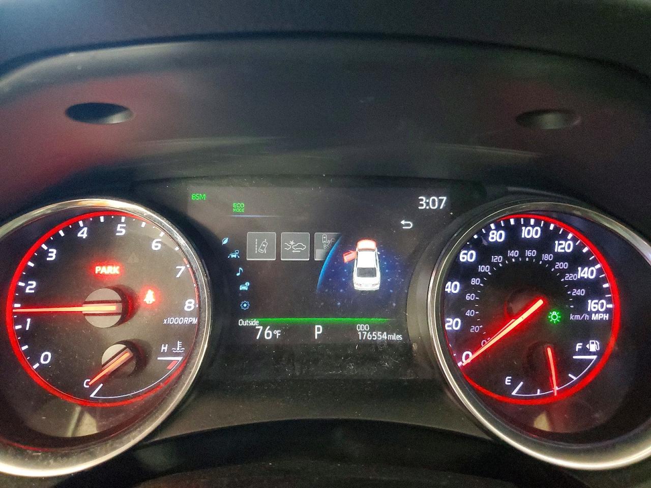 2019 TOYOTA CAMRY photo 25