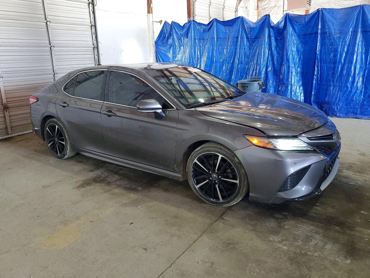 2019 TOYOTA CAMRY photo 10