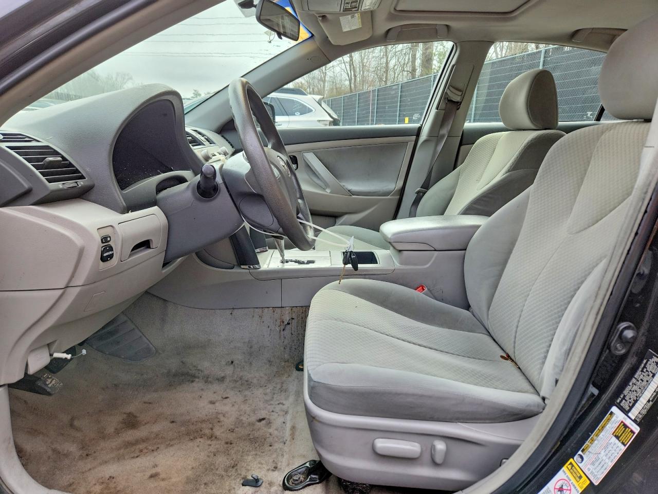 2009 TOYOTA CAMRY LE photo 13