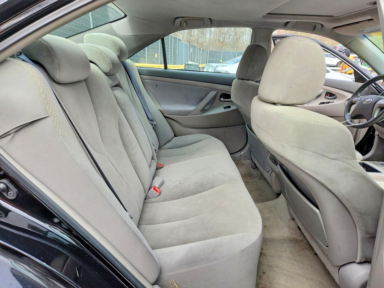 2009 TOYOTA CAMRY LE photo 19