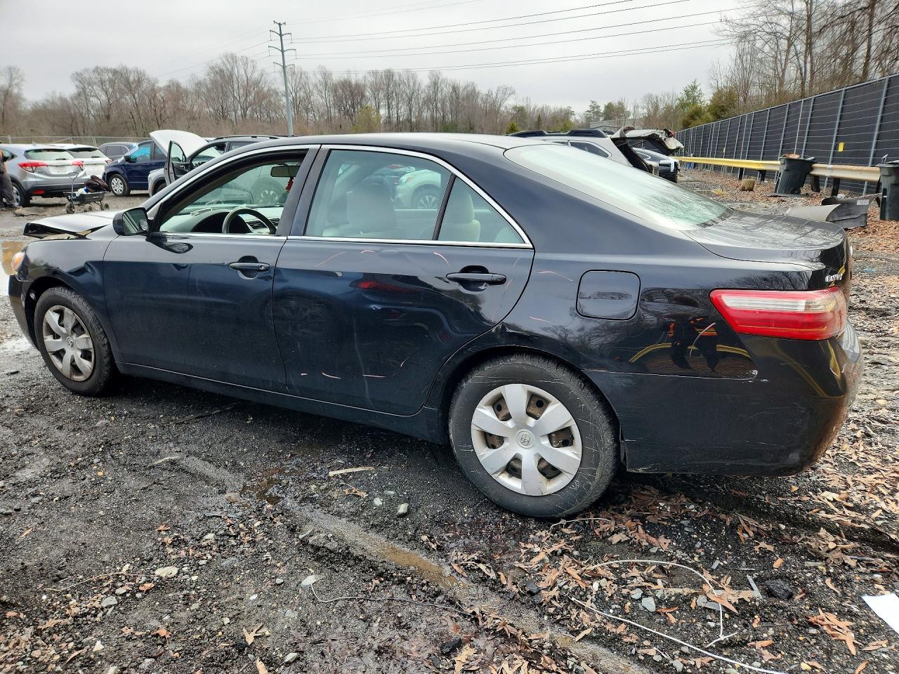 2009 TOYOTA CAMRY LE photo 3