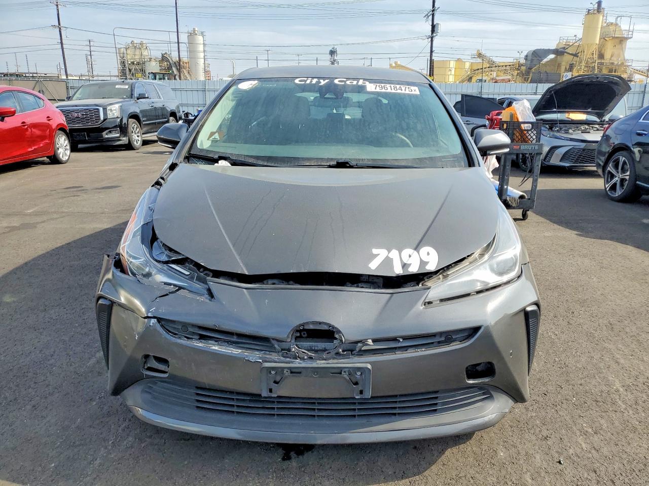 2019 TOYOTA PRIUS LE photo 9