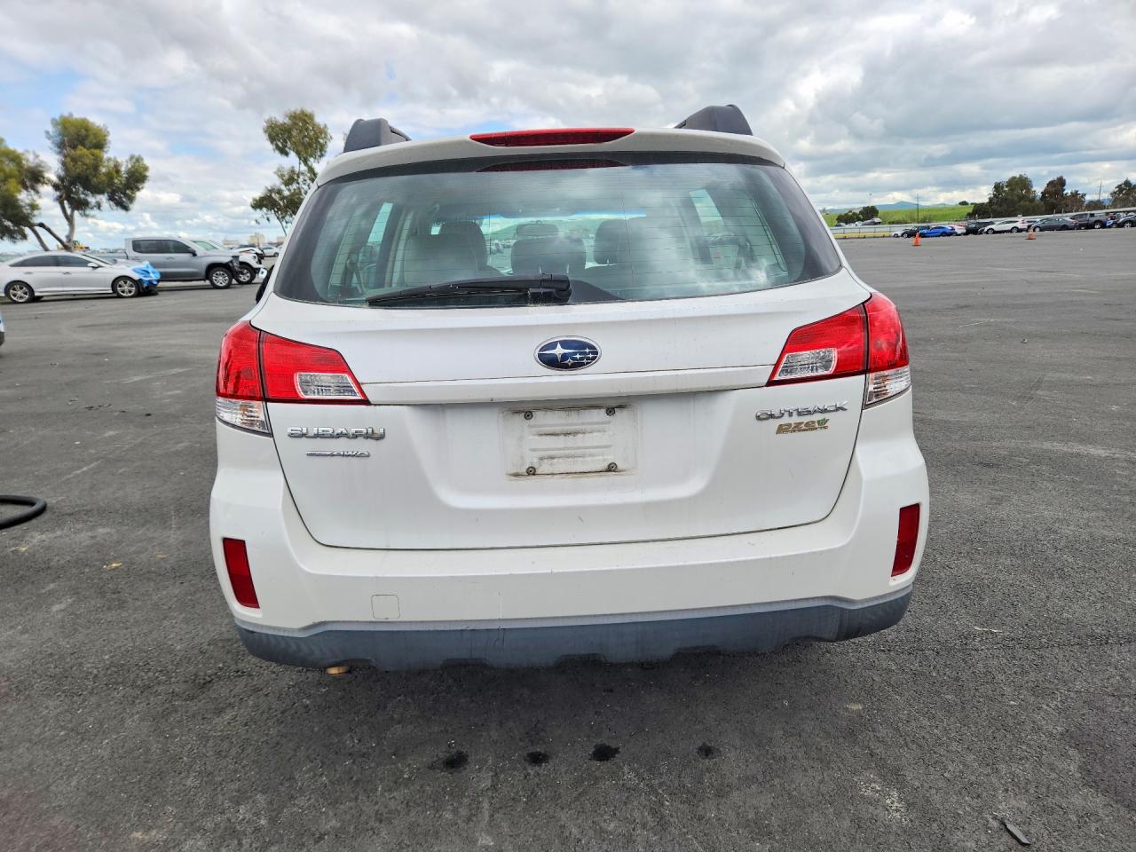 2010 SUBARU OUTBACK 2.5I photo 16
