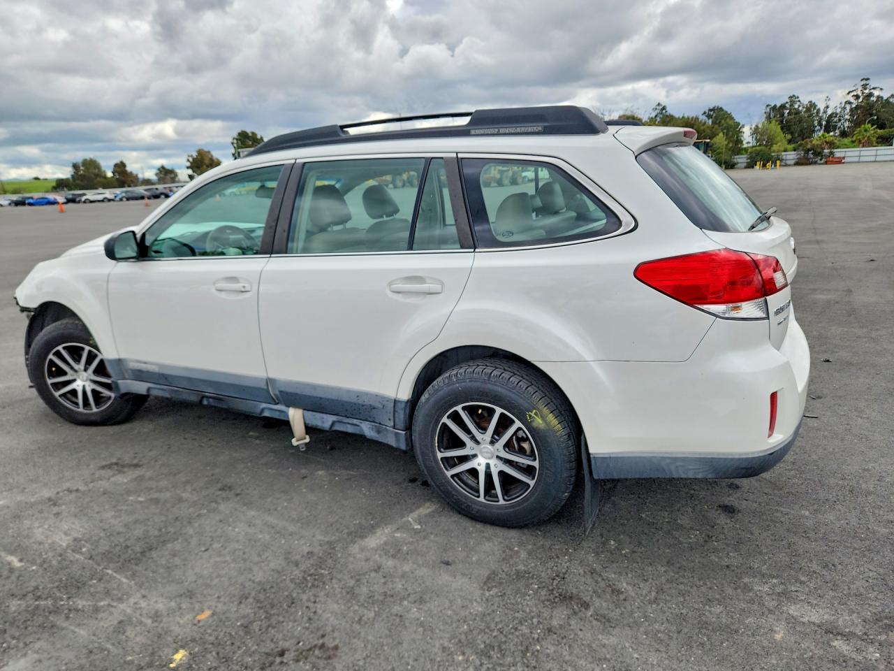 2010 SUBARU OUTBACK 2.5I photo 4